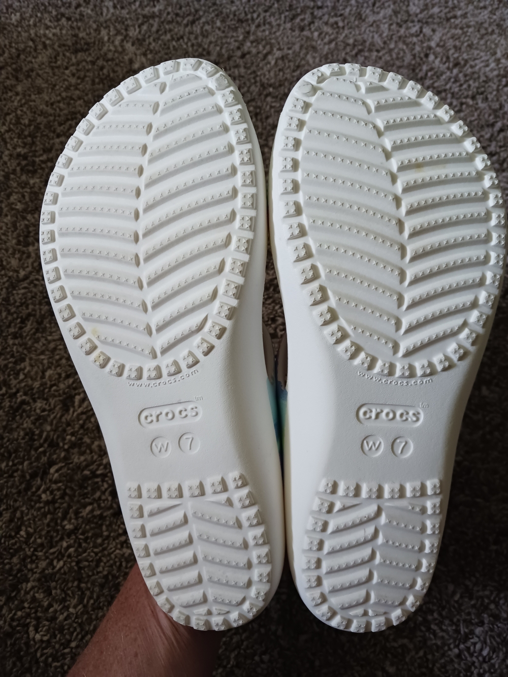 CROCS Women's Kadee II White Slide Sandals with Tie-Dye Straps 7 - Picture 4 of 5